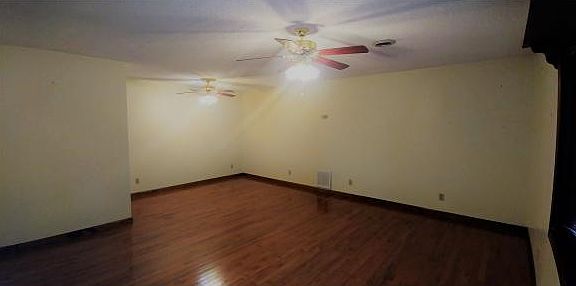 5th image of 3613 Three Oaks Dr