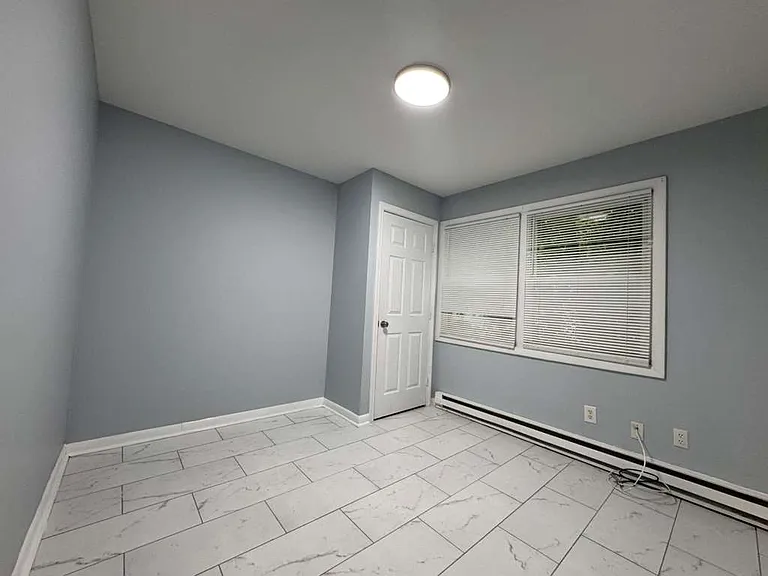 560 Main St #O1E — Photo 9