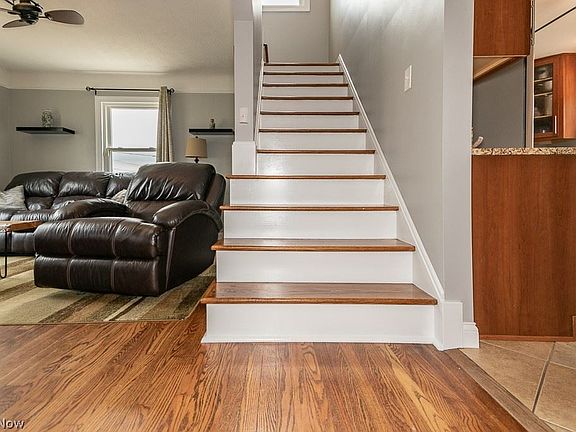 5th image of 30220 Mildred Dr