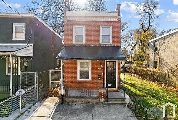 4304 Aspen St — Photo 3