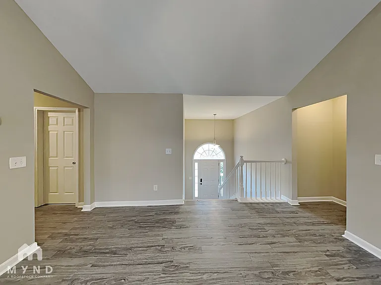 205 Ivy Ct — Photo 4