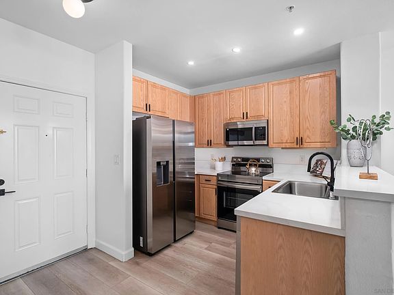 4th image of 1601 India St Unit 316