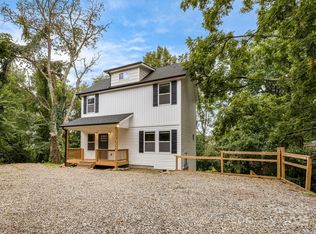 92 Moody Ave, Candler, NC 28715