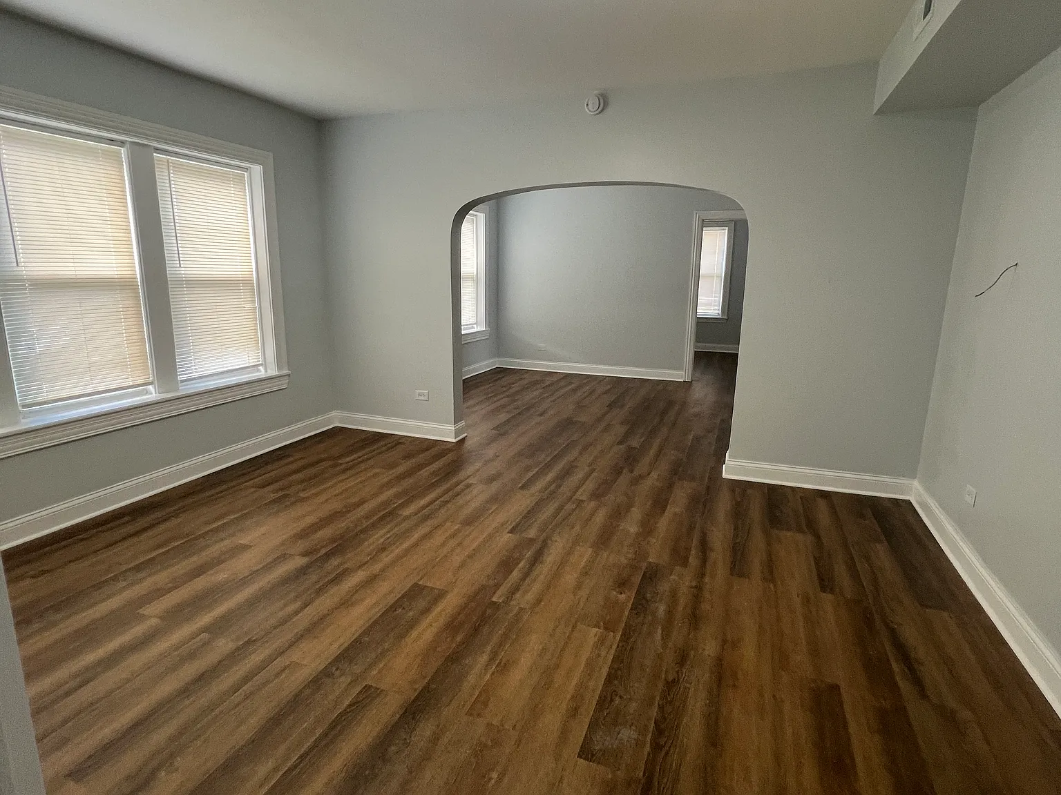 3 bed, 1000 sqft, $1,550 — Photo 2