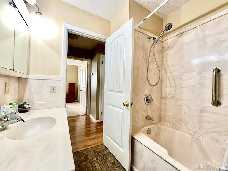 307 N Union Ave — Photo 10