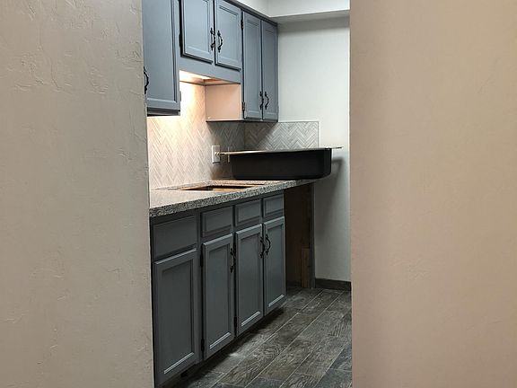 5th image of 2601 W Broadway Blvd