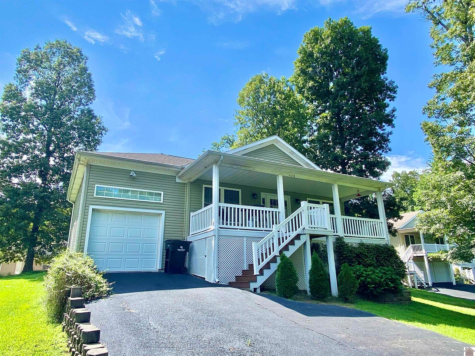 428 E Commerce Ave, Grand Rivers, KY 42045 Zillow