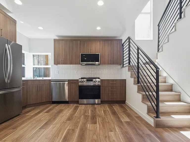 3543 NE 145th St — Photo 7