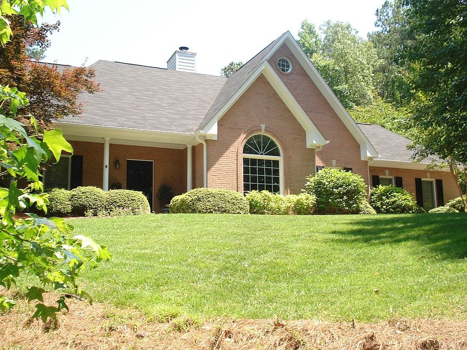 Well Maintained Lake Home