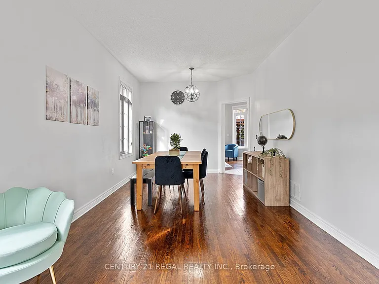 42 Ballymore Dr — Photo 7