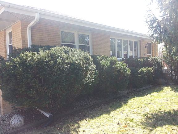 2nd image of 4453 N Redwood Dr