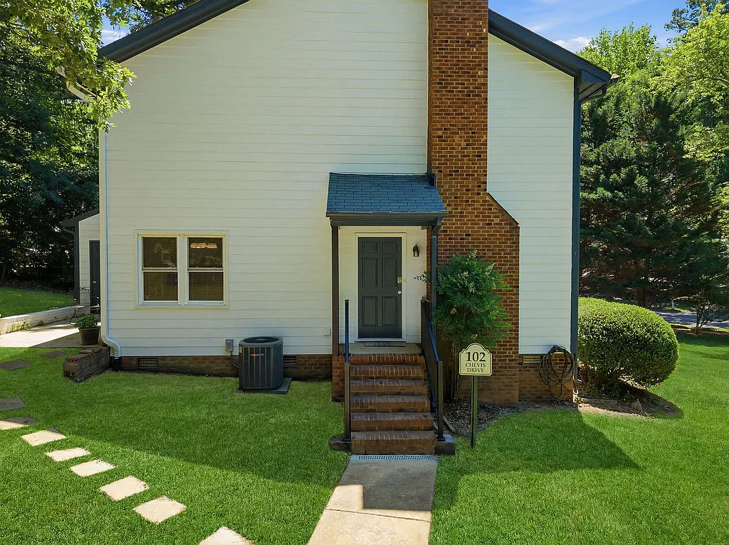 Building Photo - 102 Chevis Dr