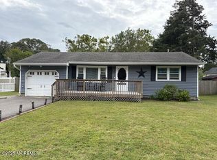 3 Melwen Dr, Forked River, NJ 08731