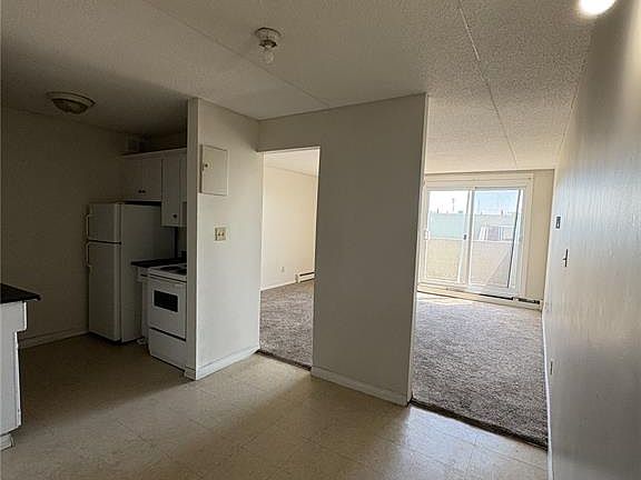 3rd image of UNIT 401-590 Laurier STREET