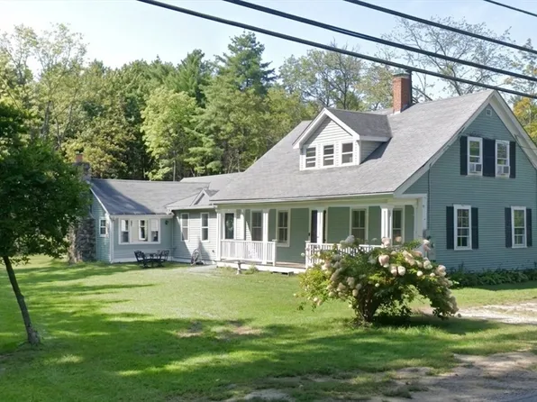 54 Park St, Pepperell, MA 01463