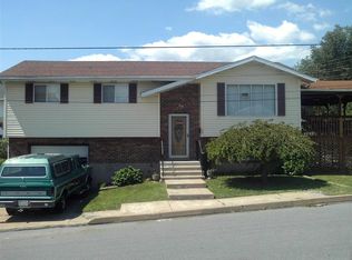 147 Drakes Ln, Old Forge, PA 18518