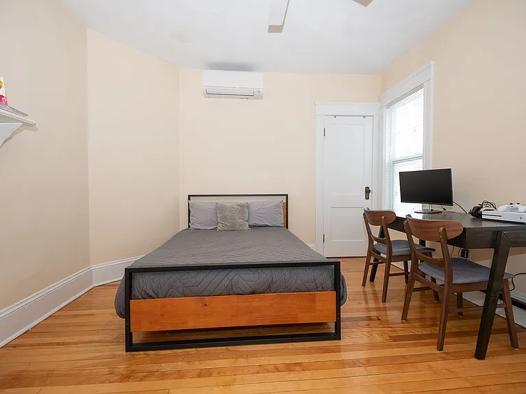 113 Elm St — Photo 4