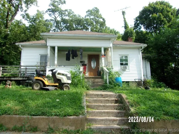 118 W Thornton Street, Paoli, IN 47454