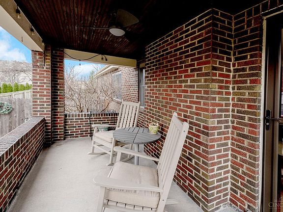 4th image of 3883 Drakewood Dr