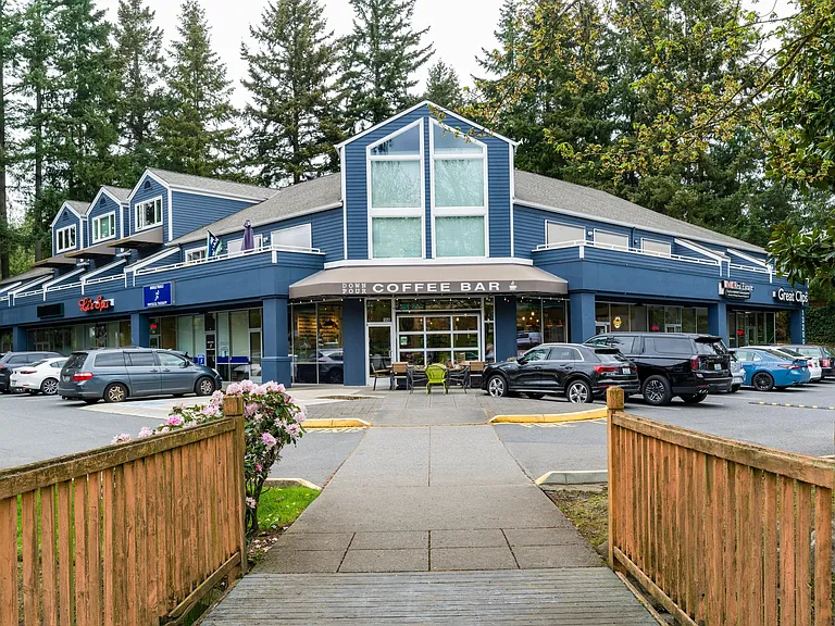 Neighborhood coffee shops, retail and dining just minutes from Downtown Kirkland, offering everyday convenience close to home.