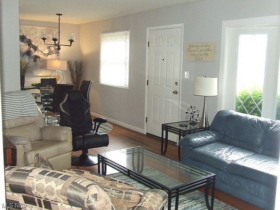 3rd image of 531 Lynn Dr