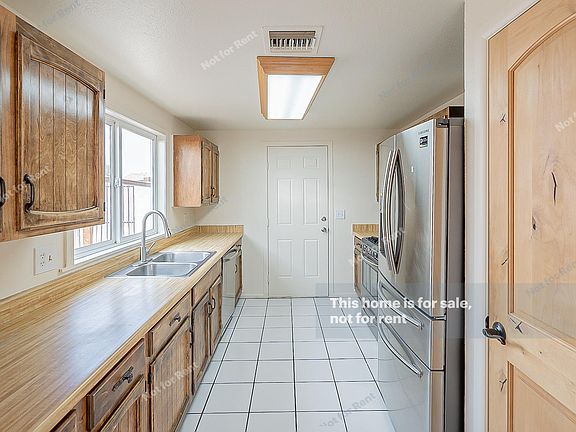 4th image of 1197 E Avenida Grande