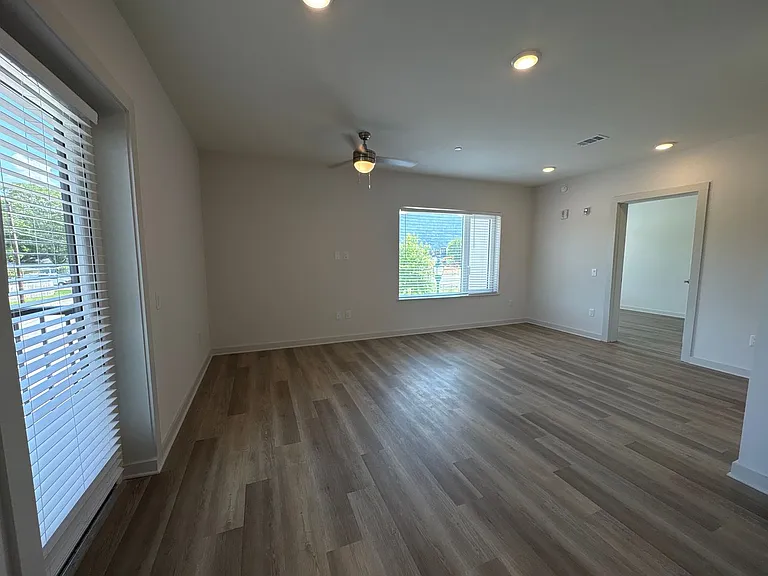 Flats at Southside Gardens — Photo 21