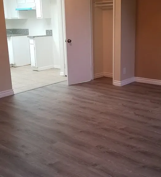 Ally's Flower Apartments LLC — Photo 12