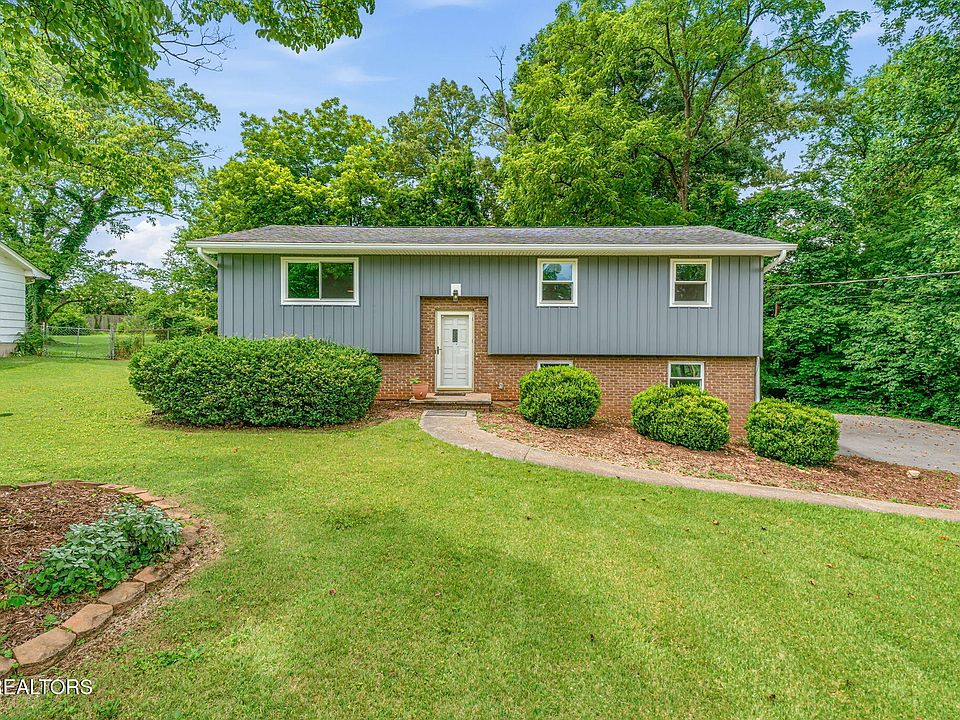 1st image of 8301 Hunterhill Dr