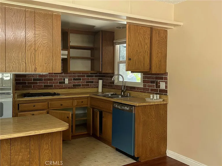 2240 Electra Ave — Photo 7