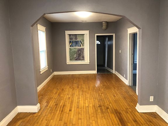 4th image of 3715 Woodland Ave