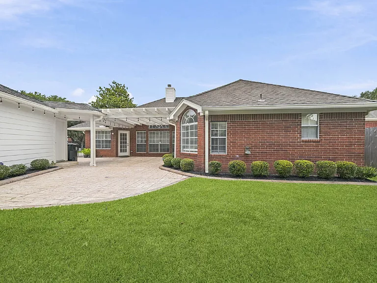 1735 Berkoff Dr — Photo 20