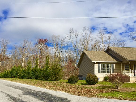 3rd image of 601 Aqum Cir