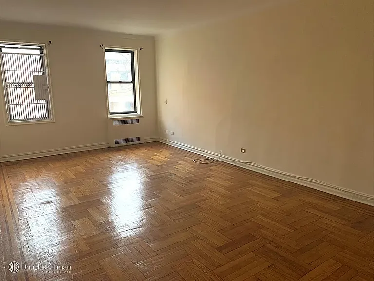 135 Hawthorne St #4D — Photo 5
