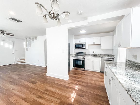 4th image of 2918 W San Carlos St