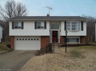 24790 Ridgeline Dr, Bedford Heights, OH