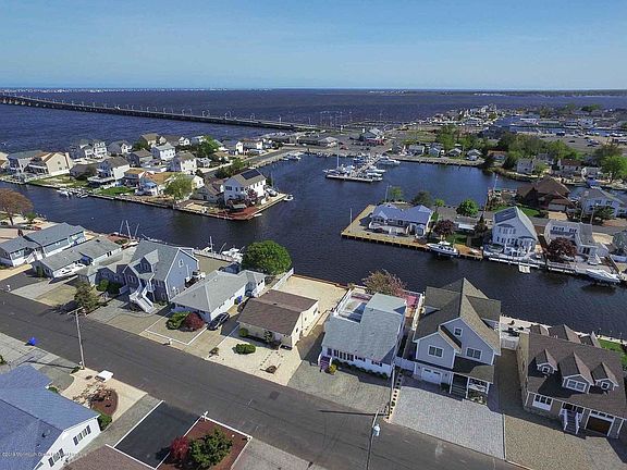 2nd image of 3429 Maritime Dr