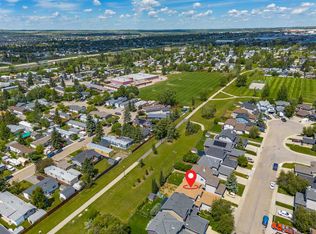 72 E Springs Cres SE, Airdrie, AB T4A 2C7