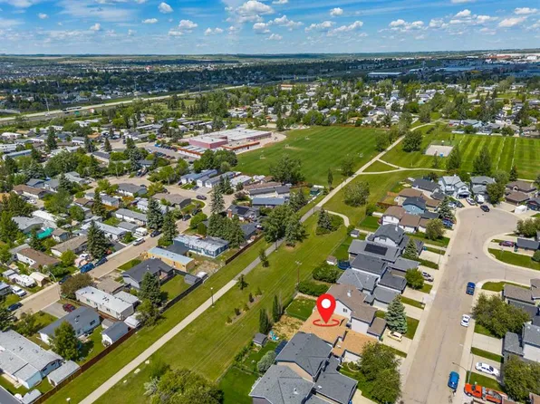 72 E Springs Cres SE, Airdrie, AB T4A 2C7