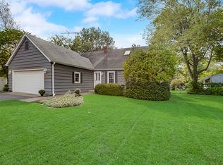 1811 Grandview Dr, Johnsburg, IL 60051