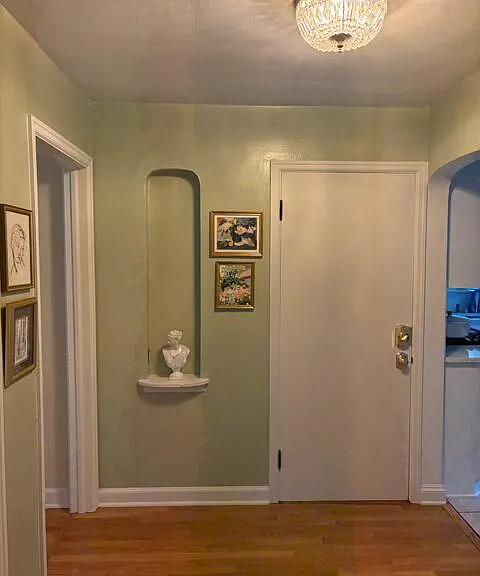 2051 Ludington Ave — Photo 8