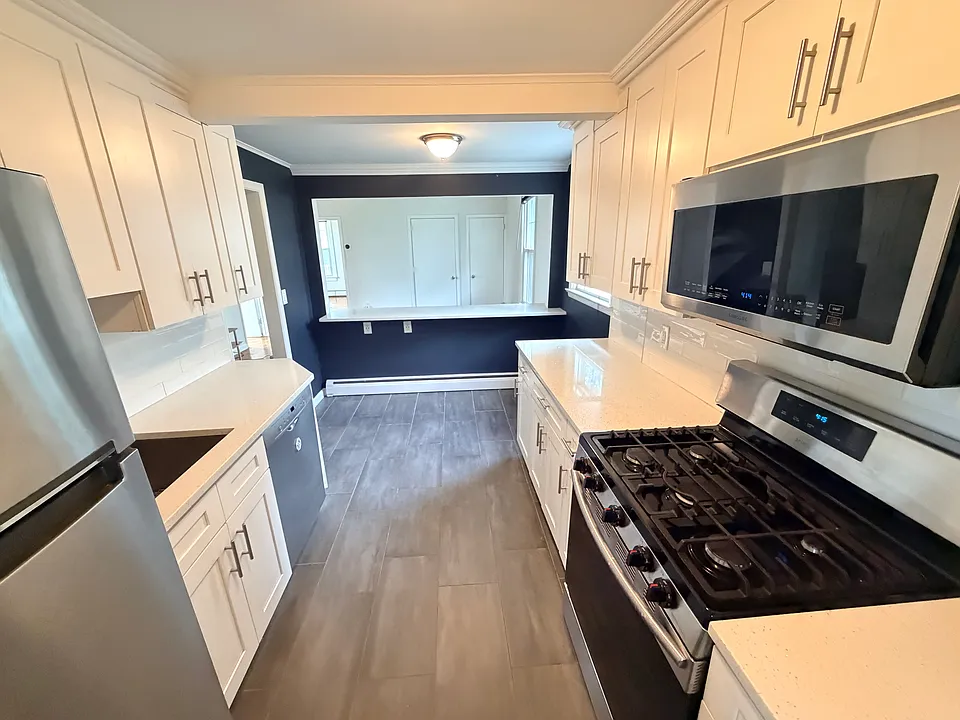135 N Barry Ave #1