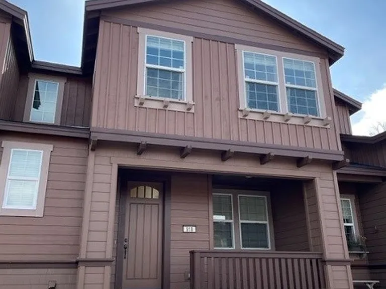 918 SW Vantage Point Way — Photo 3