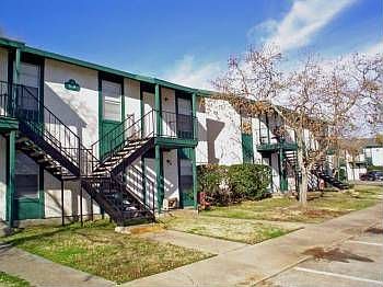 1st image of 1824 Wilde Oak Cir APT 14