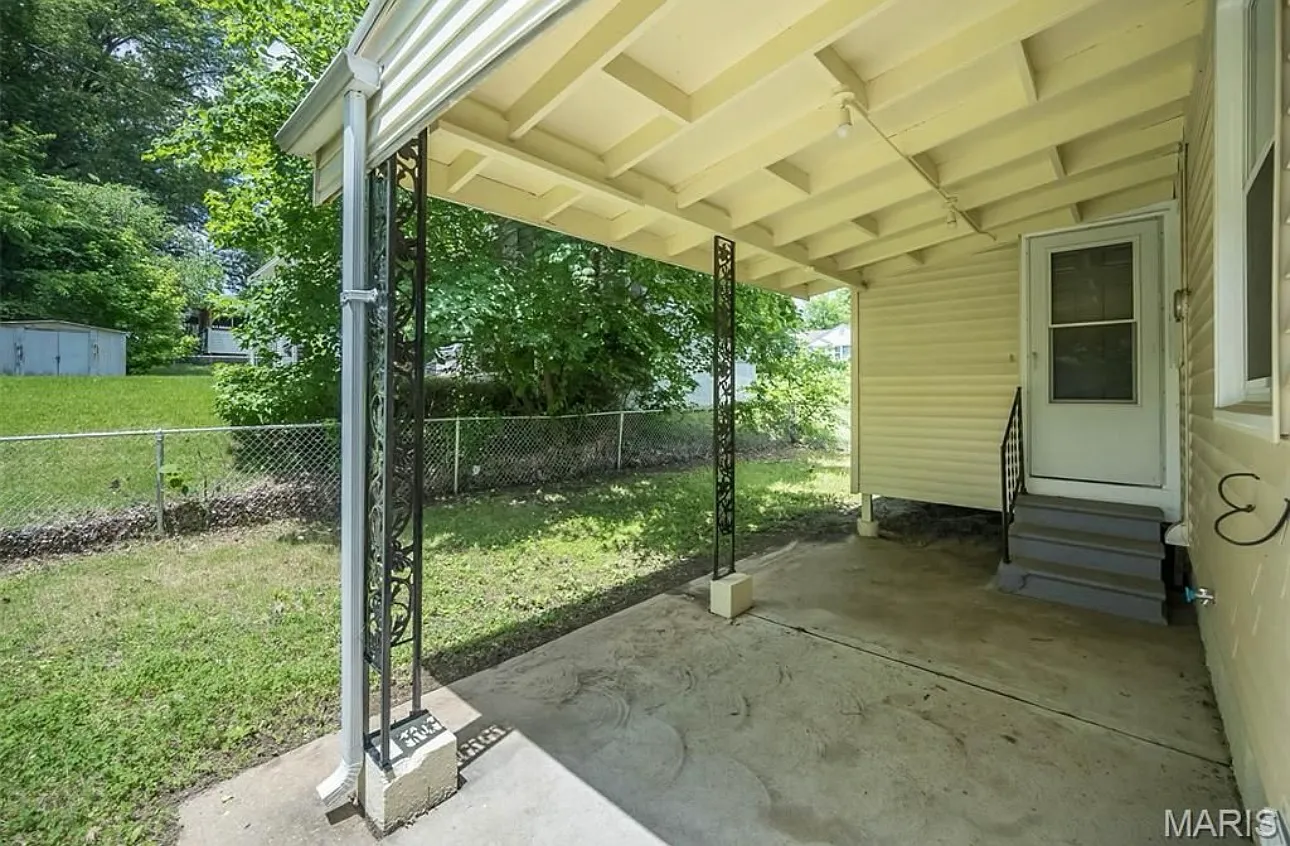 4 bed, 1008 sqft, $1,770 — Photo 2