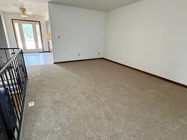340 Olympic Dr — Photo 5