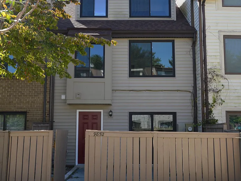 9852 Brookridge Ct — Photo 2