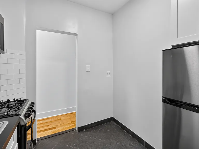 483 Amsterdam Ave #1 — Photo 10