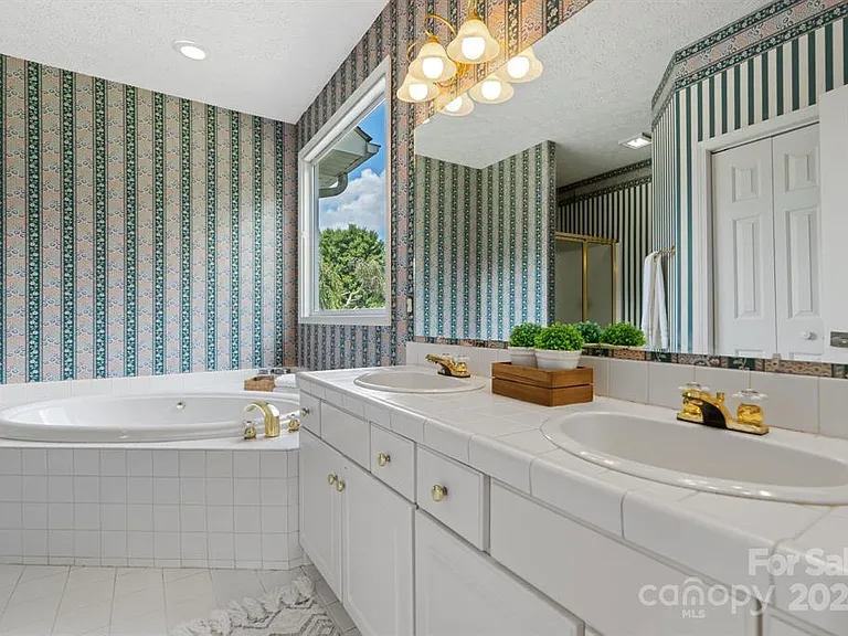 113 Caldonia Dr — Photo 28