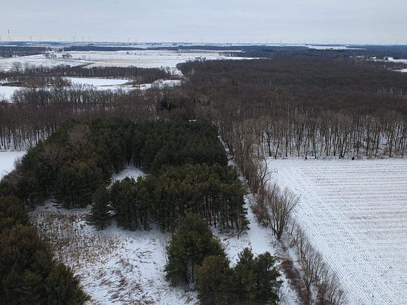 4th image of 900 SE County Rd